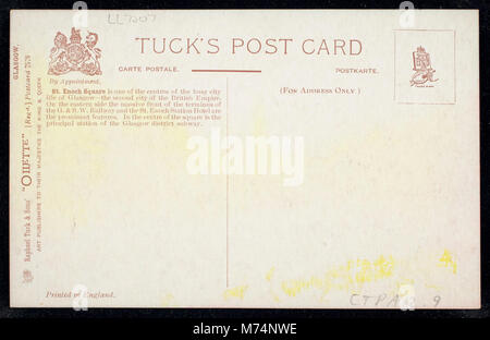 Questa immagine mostra la stazione della metropolitana di St. Enoch Square a Glasgow, catturandone il design architettonico e il significato dei trasporti in città. La stazione funge da importante hub per la metropolitana di Glasgow. Foto Stock