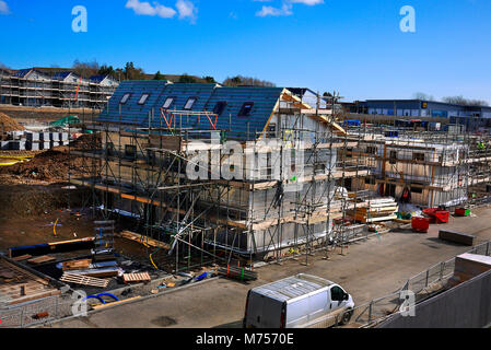 Nuove case / case in costruzione nell'area Roborough di Plymouth, UK. Foto Stock