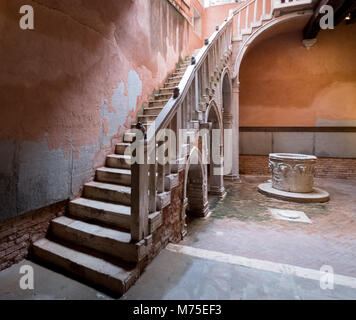 Fotografia del cortile e le scale aperte a Casa di Carlo Goldoni (la Casa di Carlo Goldoni), ora un museo. Foto Stock