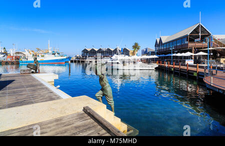 "I pescatori" scultura in bronzo di Greg James a Fremantle Fishing Boat Harbour. Fremantle, Australia occidentale Foto Stock