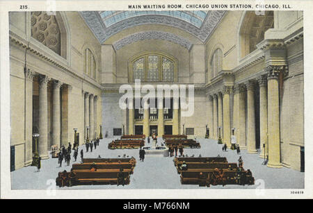 La sala d'attesa principale della Chicago Union Station, che mostra il suo grande design architettonico e l'importanza come fulcro dei trasporti nell'America dei primi anni del XX secolo. Foto Stock