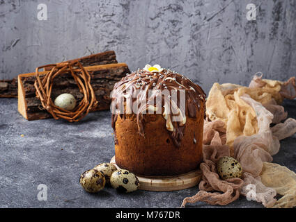 Tradizionale torta di Pasqua con topping Foto Stock