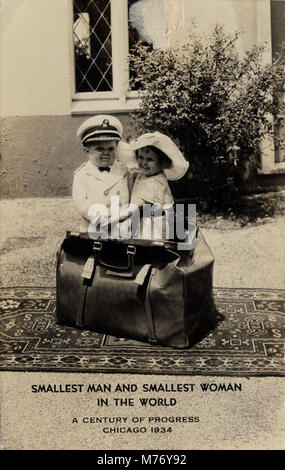 L'uomo più piccolo e più piccolo della donna nel mondo, un secolo di progresso, Chicago 1934 (BNI 416506) Foto Stock
