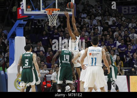 Durante Euroligue partita giocata tra Real Madrid vs Panathinaikos al Palacio de los Deportes giovedì 8 marzo, 2018 a Madrid, Spagna. Credito: Gtres Información más Comuniación on line, S.L./Alamy Live News Foto Stock