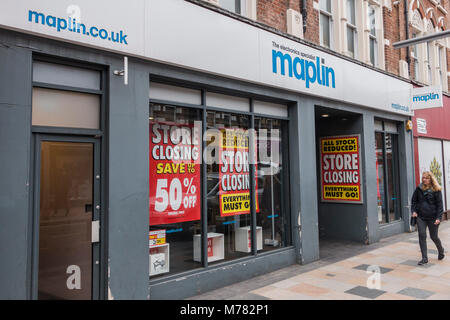 Clapham Junction, Londra. 9 Mar, 2018. La Maplin store nelle vicinanze Clapham Junction inizia fino a 50% di sconto come parte di una chiusura di vendita. Credito: Guy Bell/Alamy Live News Foto Stock