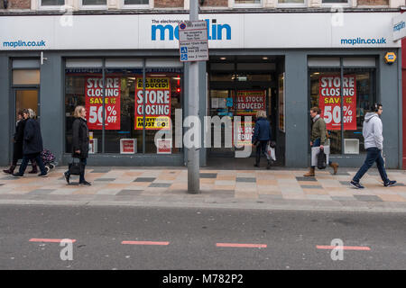 Clapham Junction, Londra. 9 Mar, 2018. La Maplin store nelle vicinanze Clapham Junction inizia fino a 50% di sconto come parte di una chiusura di vendita. Credito: Guy Bell/Alamy Live News Foto Stock