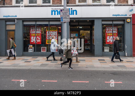 Clapham Junction, Londra. 9 Mar, 2018. La Maplin store nelle vicinanze Clapham Junction inizia fino a 50% di sconto come parte di una chiusura di vendita. Credito: Guy Bell/Alamy Live News Foto Stock