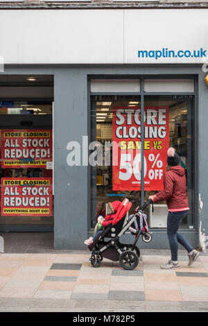 Clapham Junction, Londra. 9 Mar, 2018. La Maplin store nelle vicinanze Clapham Junction inizia fino a 50% di sconto come parte di una chiusura di vendita. Credito: Guy Bell/Alamy Live News Foto Stock