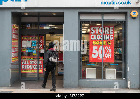 Clapham Junction, Londra. 9 Mar, 2018. La Maplin store nelle vicinanze Clapham Junction inizia fino a 50% di sconto come parte di una chiusura di vendita. Credito: Guy Bell/Alamy Live News Foto Stock