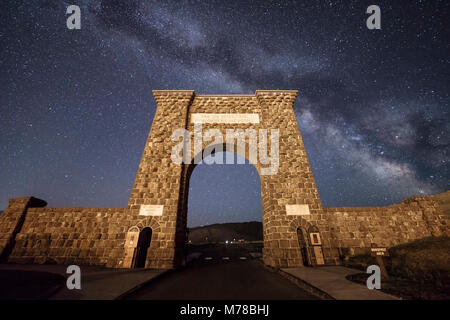 Via Lattea con un incremento di oltre il Roosevelt Arch 5517 (2). Foto Stock