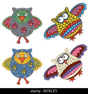 Set di quattro divertenti gufi ornati con cerchi isolato su uno sfondo bianco, illustrazione vettoriale Illustrazione Vettoriale