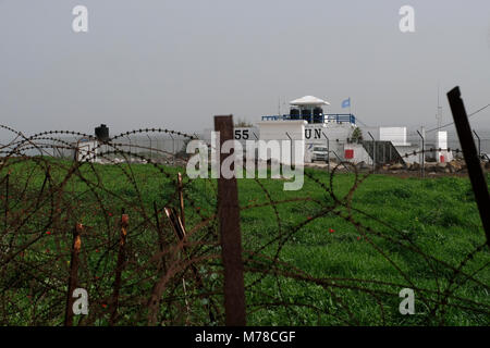 Un punto di osservazione delle Nazioni Unite disimpegno osservatore vigore (UNDOF) lungo la frontiera con la Siria nel sud del Golan. Israele Foto Stock