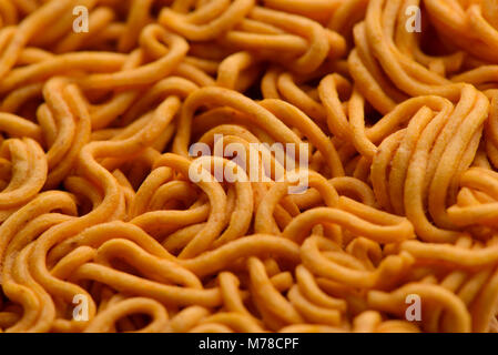 Close up pezzo di spaghetti istantanei Foto Stock
