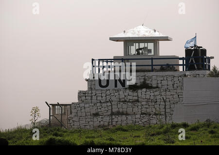 Un punto di osservazione delle Nazioni Unite disimpegno osservatore vigore (UNDOF) lungo la frontiera con la Siria nel sud del Golan. Israele Foto Stock