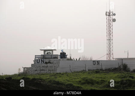 Un punto di osservazione delle Nazioni Unite disimpegno osservatore vigore (UNDOF) lungo la frontiera con la Siria nel sud del Golan. Israele Foto Stock