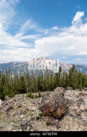 Vista dal sepolcro Mountain Summit (verticale). Foto Stock