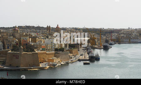 Il Forte Sant'Angelo come visto dalla terrazza a salve a La Valletta, Malta Foto Stock