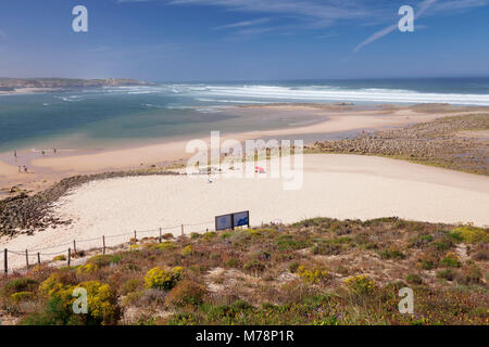 Spiaggia di Rio fiume mira, Vila nova de Milfontes, Oceano Atlantico, Costa Alentejana, Alentejo, Portogallo, Europa Foto Stock