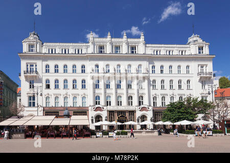 Voeroesmarty ter Square, Cafè Gerbeaud, Città Vecchia di Pest Budapest, Ungheria, Europa Foto Stock