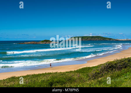 Muttonbird e poco isole Muttonbird visto da di Coffs Harbour Beach, Nuovo Galles del Sud, Australia Pacific Foto Stock