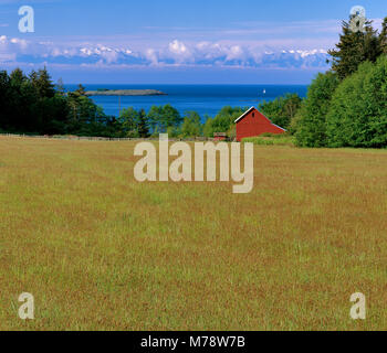 Granaio rosso, Lopez Island, le Isole San Juan, stretto di Juan de Fuca, il Parco Nazionale di Olympic; Washington Foto Stock