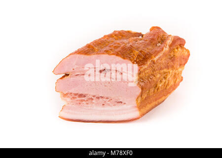 Petto di Manzo affumicato con uno strato di bacon isolati su sfondo bianco. I prodotti a base di carne. Foto Stock