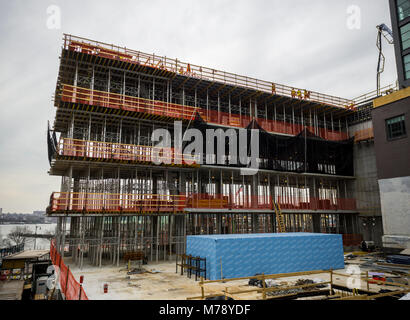La costruzione nel Meatpacking District di New York il giovedì, 1 marzo 2018. Stati Uniti Presidente Donald Trump ha annunciato che gli Stati Uniti implementerà tariffe doganali sulle importazioni di acciaio e alluminio a partire la prossima settimana. (Â© Richard B. Levine) Foto Stock