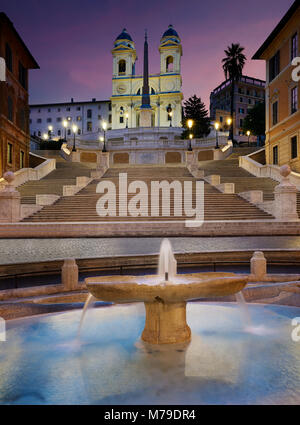 Roma, Italia - 13 Ottobre 2016: Scalinata di piazza di Spagna a sunrise in Roma, Italia Foto Stock