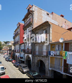 Porto, Portogallo - 20 Giugno 2016: antica e tipica architettura di Porto Foto Stock