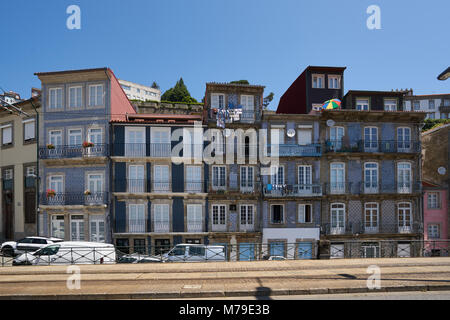 Porto, Portogallo - 20 Giugno 2016: antica e tipica architettura di Porto Foto Stock