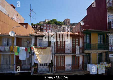 Porto, Portogallo - 20 Giugno 2016: antica e tipica architettura di Porto Foto Stock