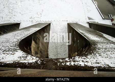 I contrafforti del Nant y moch arch dam Foto Stock