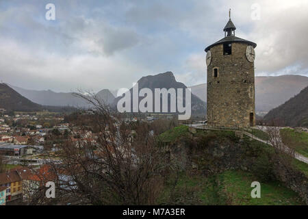 Giorno umido a Tarascon sur Ariège, Ariège, Pirenei francesi, Francia Foto Stock