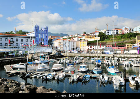 Marina di Angra do Heroísmo, un sito Patrimonio Mondiale dell'UNESCO. L'isola di Terceira, Azzorre. Portogallo Foto Stock