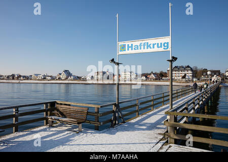 Pier, mar baltico, Haffkrug, Scharbeutz, Lubecca Bay, Schleswig-Holstein, Germania Foto Stock