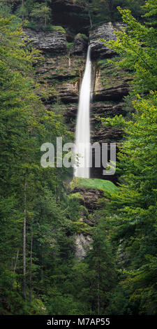 Cascata Pericnik nel Parco Nazionale del Triglav, Slovenia Foto Stock