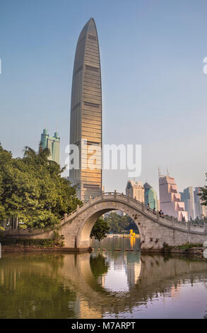 Cina, città di Shenzhen, Lizhi Park,KK 100 Tower Foto Stock