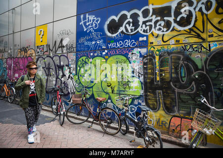 Giappone Tokyo City, quartiere Ryogoku, graffiti Foto Stock