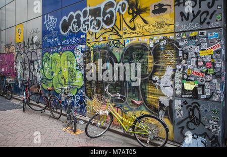 Giappone Tokyo City, quartiere Ryogoku, graffiti Foto Stock