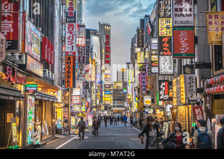 Giappone Tokyo City, il quartiere di Shinjuku, zona di Kabukicho, Foto Stock