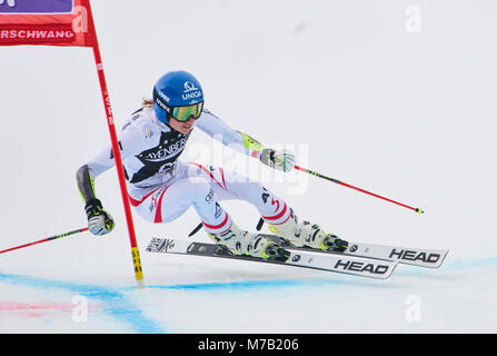 Ofterschwang, Germania. 09Mar, 2018. Bernadette SCHILD, AUT in azione alle donne slalom gigante FIS World Cup gara di Ofterschwang, Germania Marzo 09, 2018. Credito: Peter Schatz/Alamy Live News Foto Stock