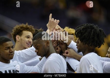 Washington, DC, Stati Uniti d'America. 9 Mar, 2018. La VCU huddles prima i quarti gioco svolto a capitale una Arena in Washington, DC. Credito: Amy Sanderson/ZUMA filo/Alamy Live News Foto Stock