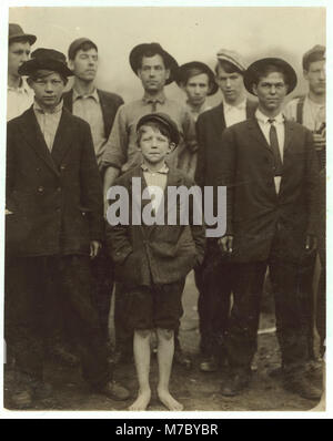 Tutti i lavoratori sono in Roma (Ga.) Mulino di calzetteria. La Evo in questo mulino eseguito da 9 e 10 y(ea)rs verso l'alto. LOC nclc.02748 Foto Stock