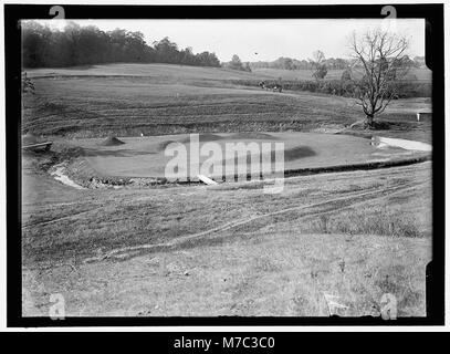Un'immagine dei campi da golf del Columbia Country Club, che mostrano il paesaggio panoramico e i verdi ben mantenuti di questo rinomato campo da golf. Foto Stock