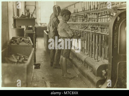 In Doffers Cherryville Mfg. Co., N.C. Un sacco di altri. LOC cph.3b13190 Foto Stock