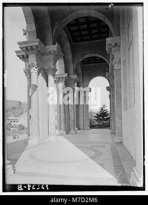 Questa immagine mostra la Chiesa di tutte le Nazioni nel Giardino del Getsemani, situato a Gerusalemme, un importante sito di pellegrinaggio cristiano dove si crede che Gesù abbia pregato prima del suo arresto. Foto Stock