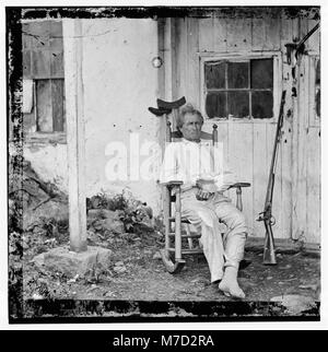 Gettysburg, Pennsylvania. John L. Burns, il vecchio eroe di Gettysburg,' con pistola e stampelle cwpb LOC.01657 Foto Stock