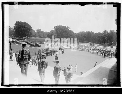 Un'immagine del funerale del presidente Warren G. Harding l'8 agosto 1923. La morte improvvisa di Harding portò a un periodo di lutto nazionale, e al suo funerale parteciparono figure di spicco del tempo. Foto Stock
