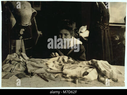 Helen Anderson, 16 anni. Lavora per Madame Robinson "abiti", Copley Square, Pierce edificio. LOC cph.3b05706 Foto Stock