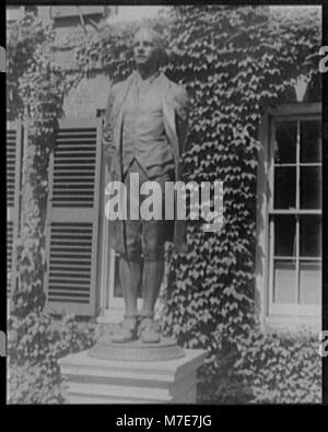 Una statua di Nathan Hale alla Yale University di New Haven, Connecticut, che commemora il suo ruolo nella storia rivoluzionaria americana. Foto Stock